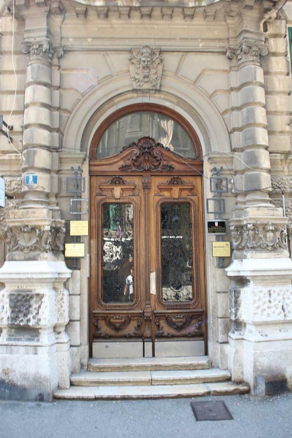 Cozy Apartment In Center Of غييكا المظهر الخارجي الصورة